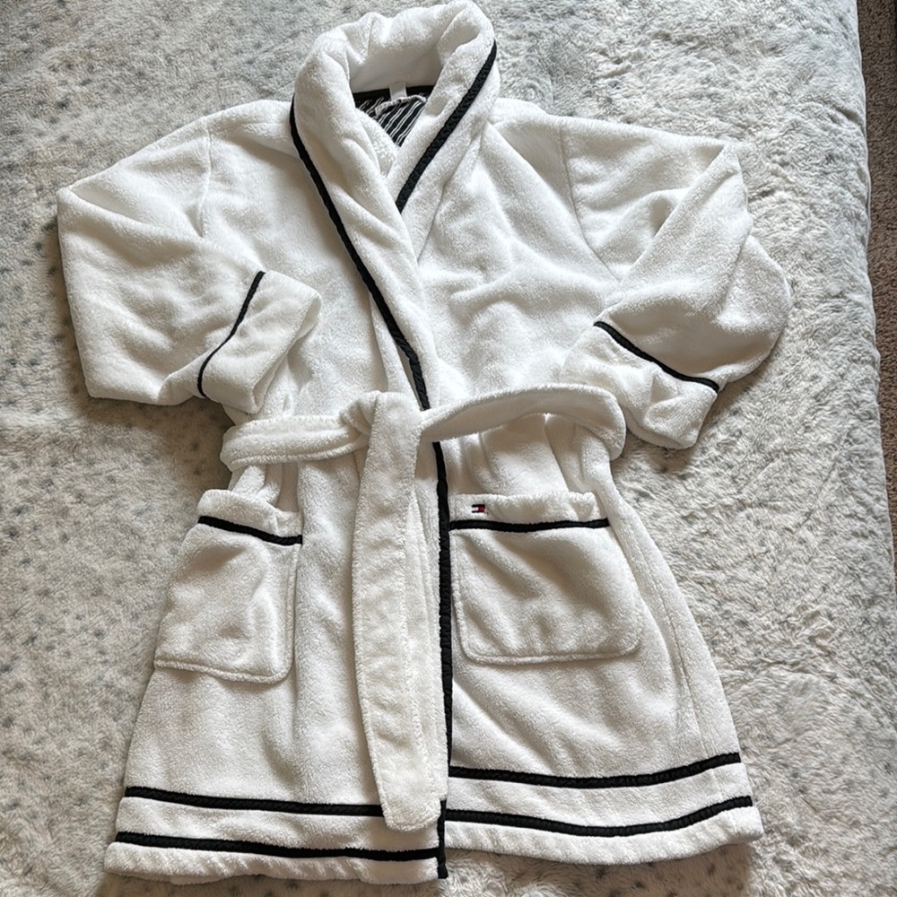 Tommy Hilfiger Plush White Robe with Black Accents